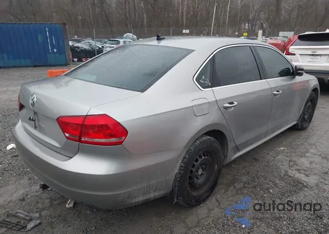 2012 Volkswagen Passat 2.5L Se z USA, uszkodzony, nr VIN 1VWBH7A30CC030456